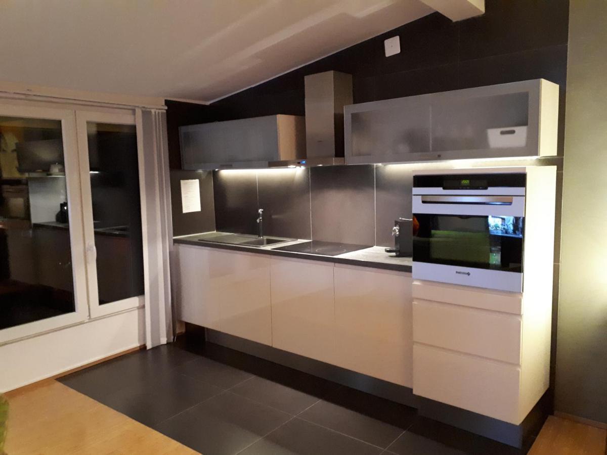 La Crique De L'Evole Apartment Neuchatel Bagian luar foto