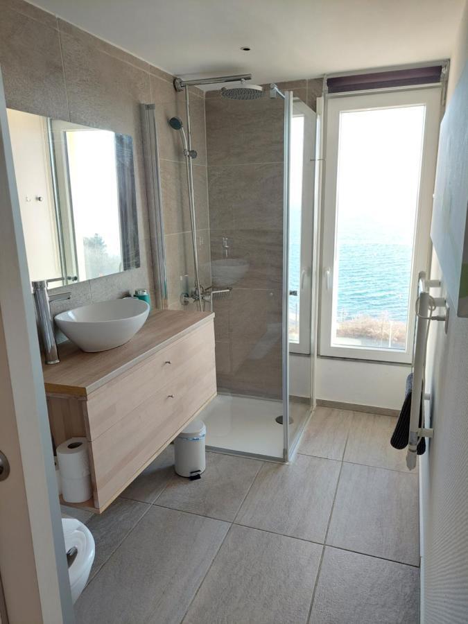 La Crique De L'Evole Apartment Neuchatel Bagian luar foto