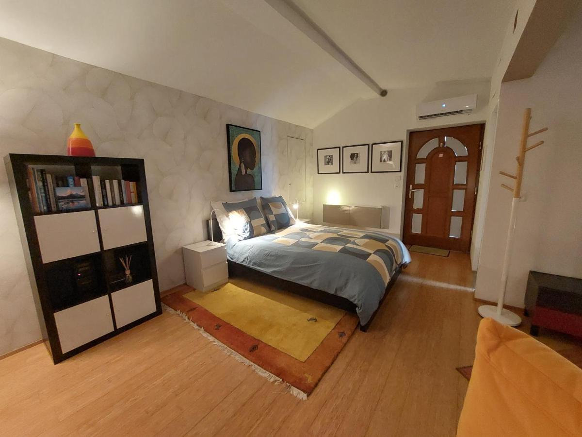 La Crique De L'Evole Apartment Neuchatel Bagian luar foto
